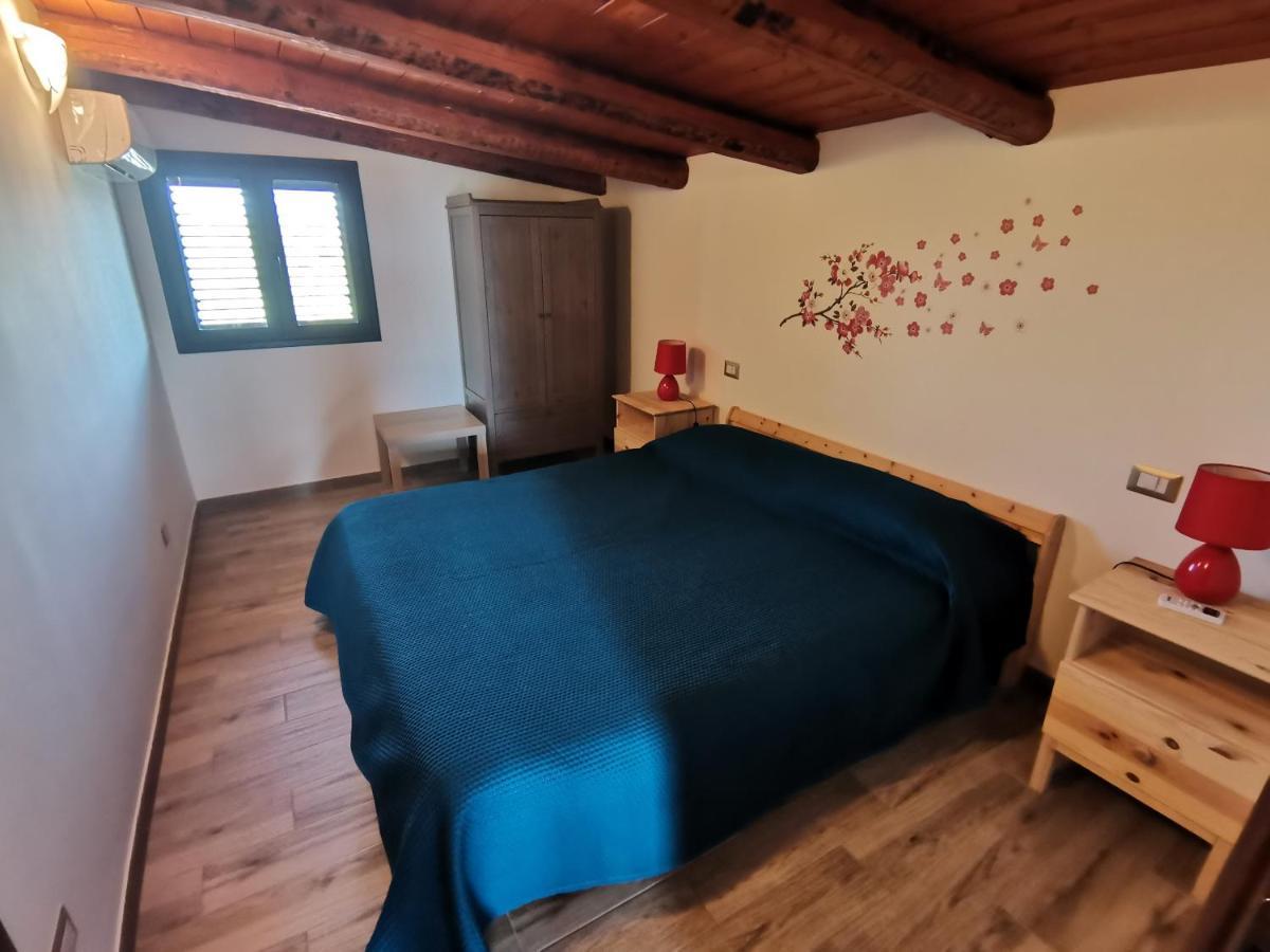 Villa Sole - Finaiti - Appartamento Per Turisti Floridia Exterior photo