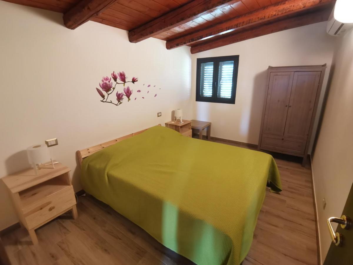 Villa Sole - Finaiti - Appartamento Per Turisti Floridia Exterior photo