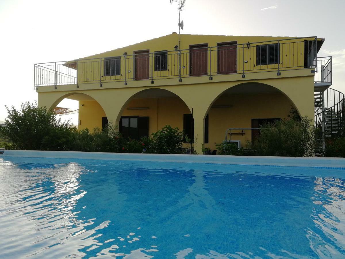 Villa Sole - Finaiti - Appartamento Per Turisti Floridia Exterior photo