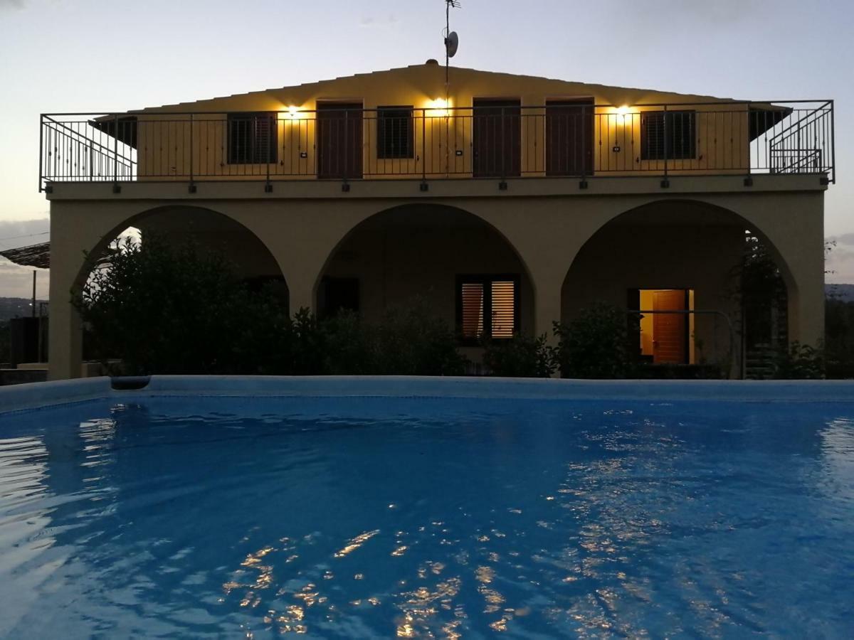 Villa Sole - Finaiti - Appartamento Per Turisti Floridia Exterior photo