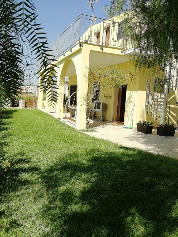 Villa Sole - Finaiti - Appartamento Per Turisti Floridia Exterior photo