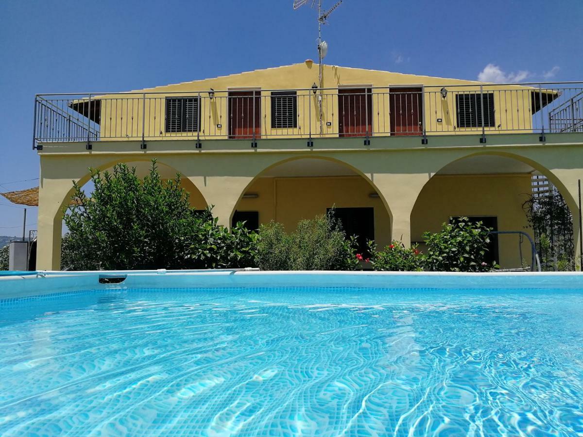 Villa Sole - Finaiti - Appartamento Per Turisti Floridia Exterior photo