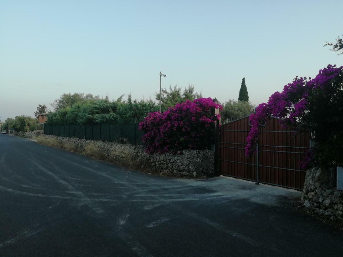 Villa Sole - Finaiti - Appartamento Per Turisti Floridia Exterior photo